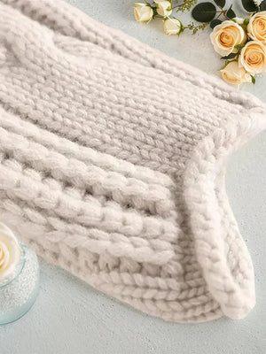 Bold Model-Design Pullover